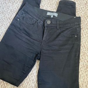 Black skinny jeans/pants